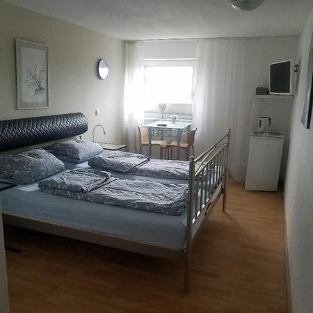 Rooming24, Kleine Pension Lübeck Eksteriør bilde