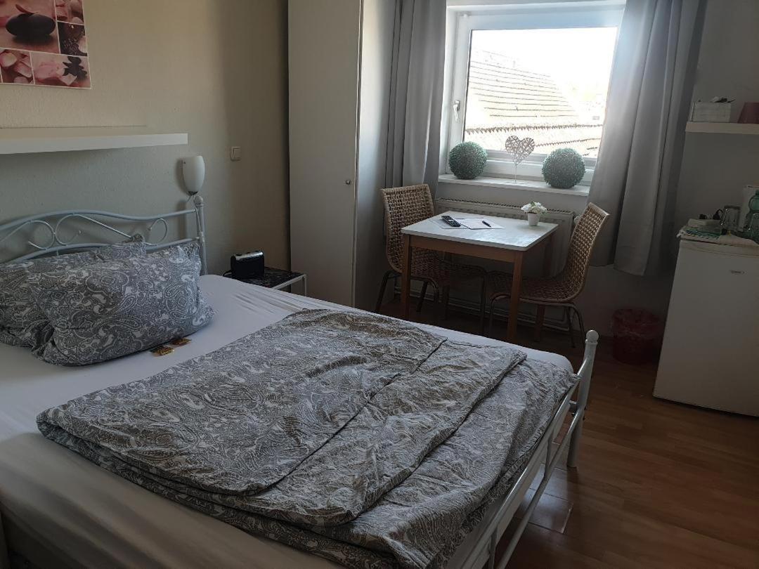 Rooming24, Kleine Pension Lübeck Eksteriør bilde
